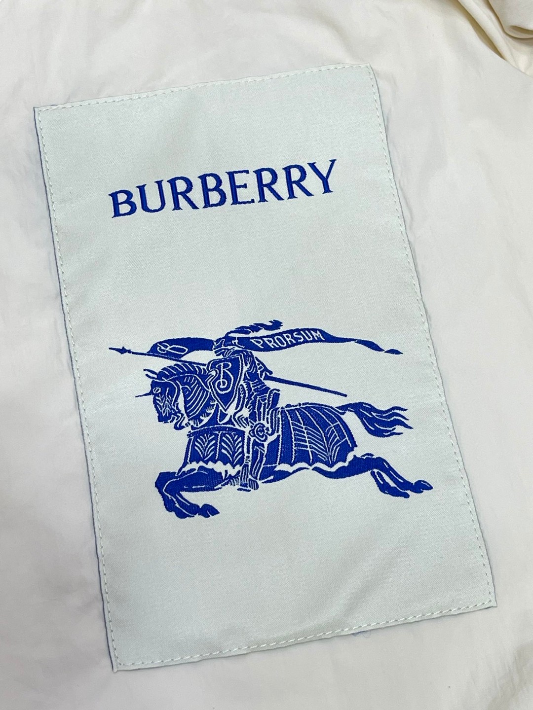 Burberry 巴宝莉 马术骑士徽标贴花连帽夹克 长袖 外套 秋冬款 蓝色