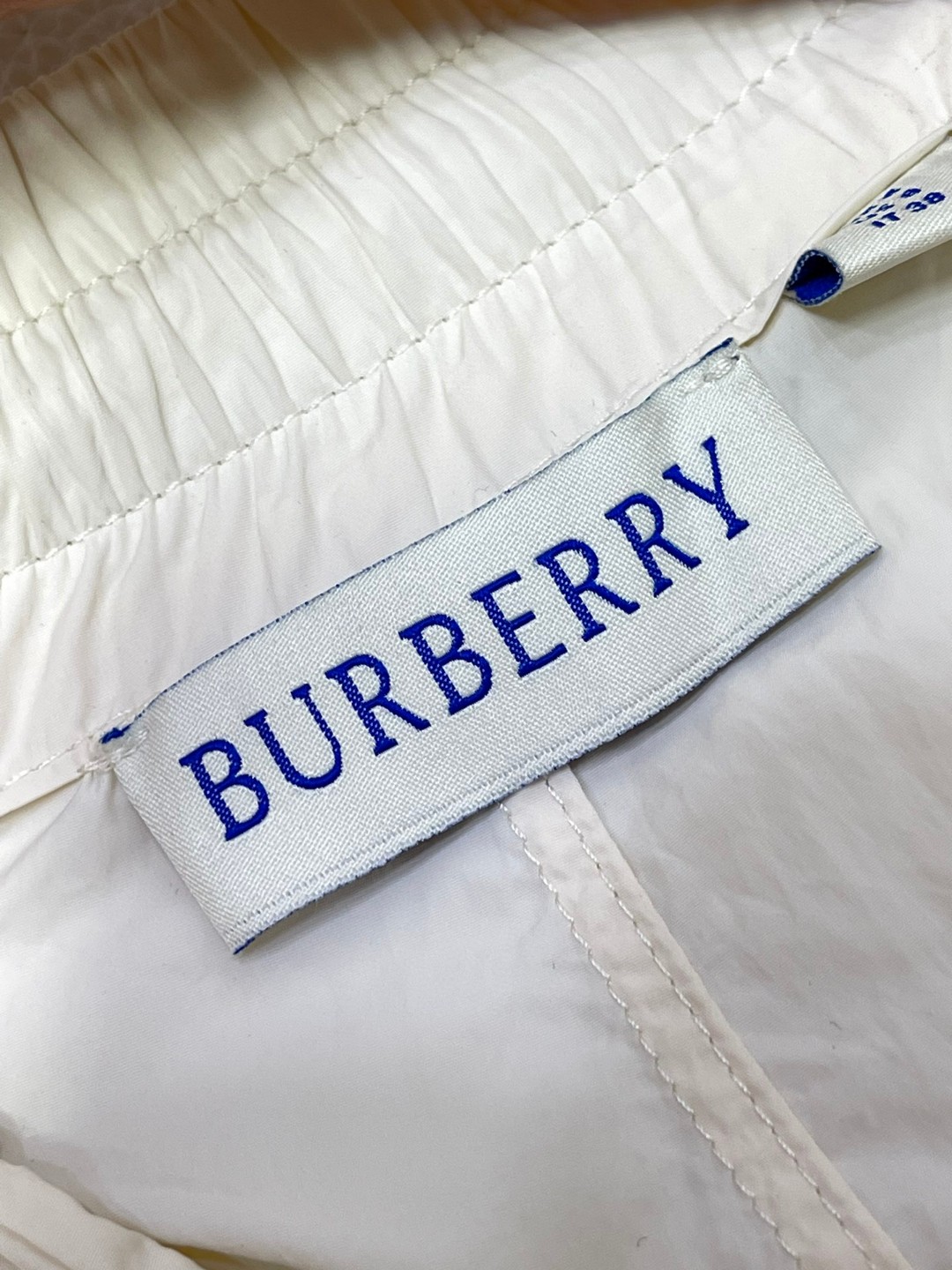 Burberry 巴宝莉 纯色刺绣战马图案松紧腰短裤 裤子 休闲裤 蓝色黑色