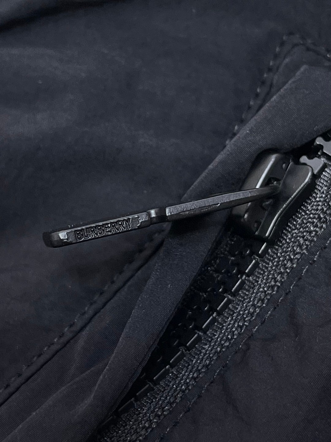 Burberry 巴宝莉 纯色刺绣战马图案松紧腰短裤 裤子 休闲裤 蓝色黑色