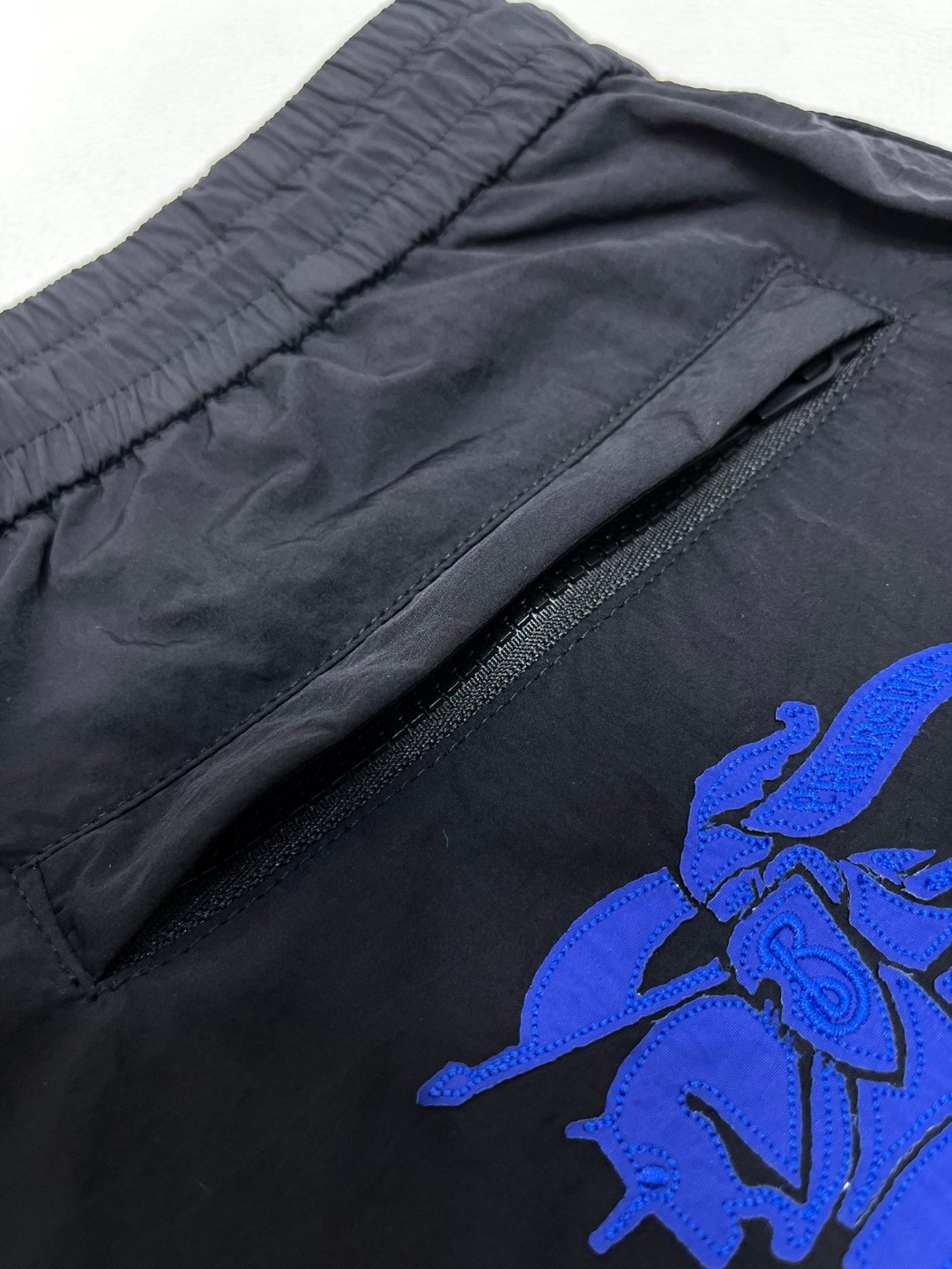 Burberry 巴宝莉 纯色刺绣战马图案松紧腰短裤 裤子 休闲裤 蓝色黑色