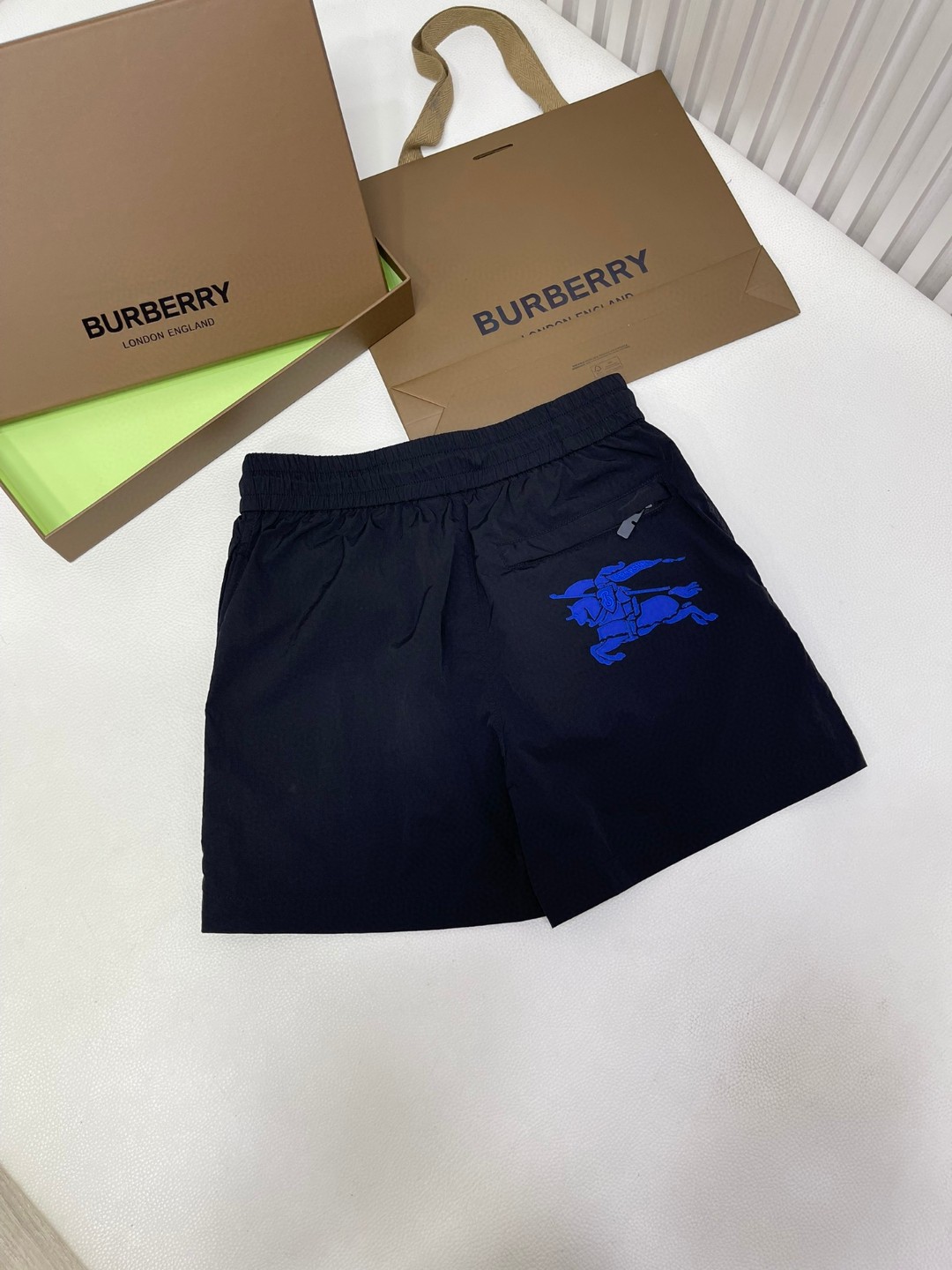 Burberry 巴宝莉 纯色刺绣战马图案松紧腰短裤 裤子 休闲裤 蓝色黑色