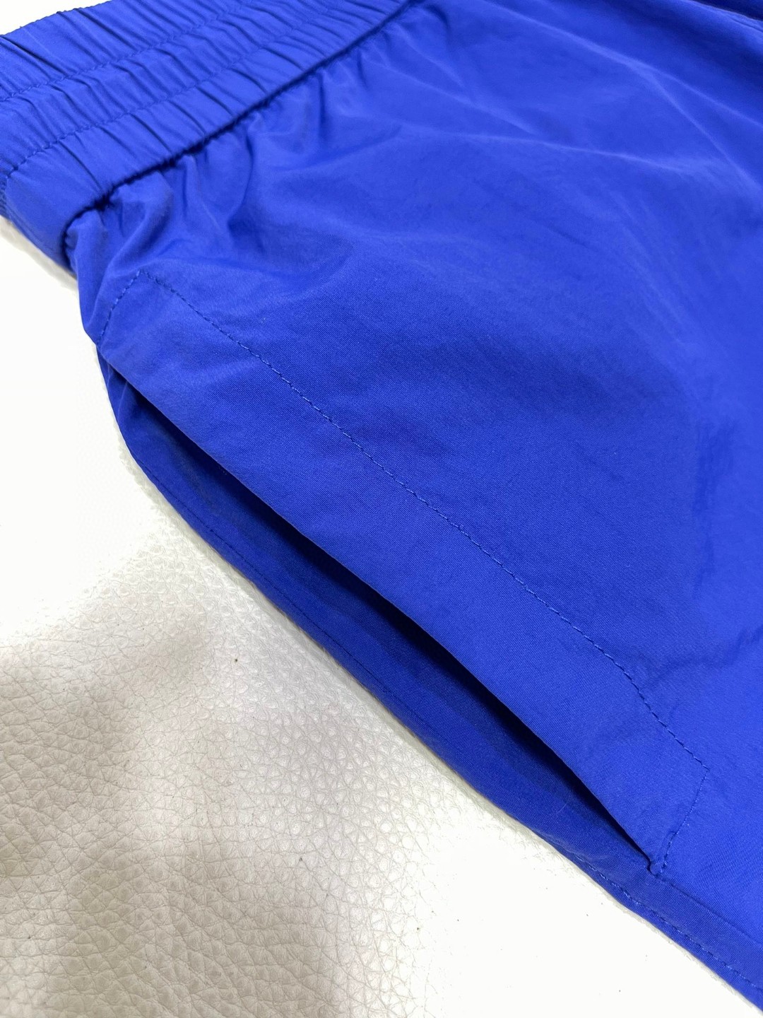 Burberry 巴宝莉 纯色刺绣战马图案松紧腰短裤 裤子 休闲裤 蓝色黑色