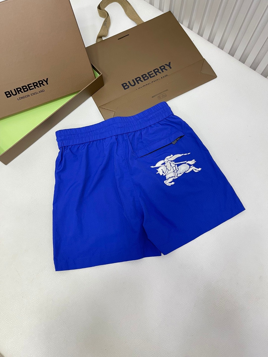 Burberry 巴宝莉 纯色刺绣战马图案松紧腰短裤 裤子 休闲裤 蓝色黑色