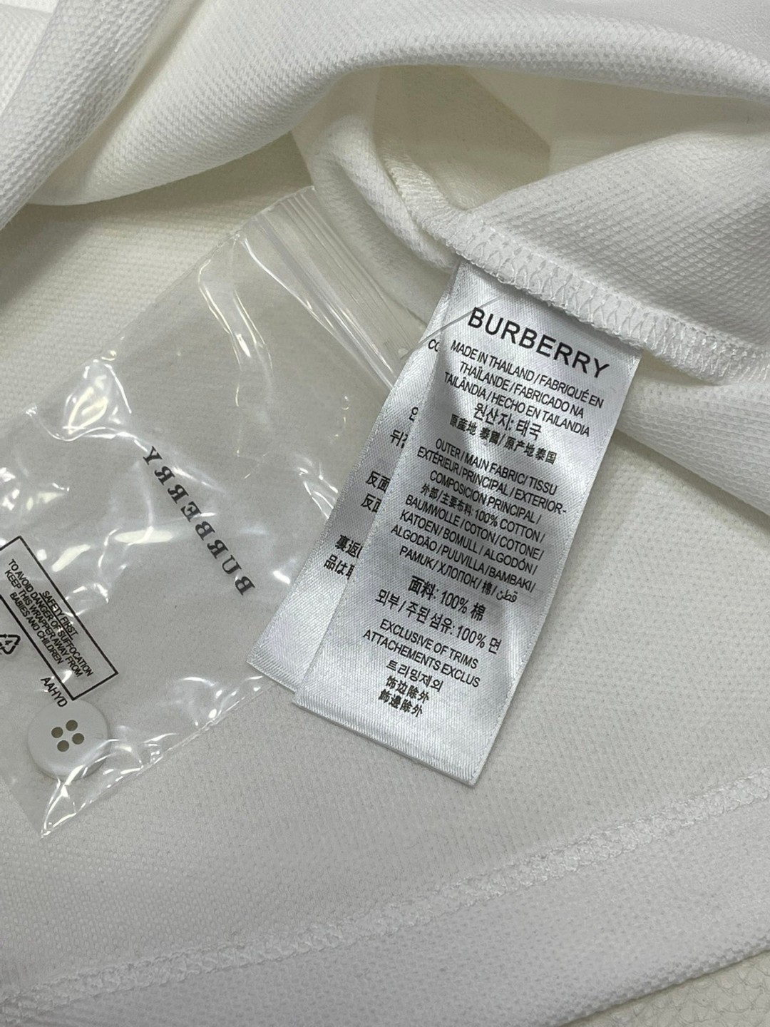 Burberry 巴宝莉 纯色胸口刺绣微标Polo衫 短袖 T恤 夏季 黑色 白色 藏蓝色 卡其色 红色 80831571