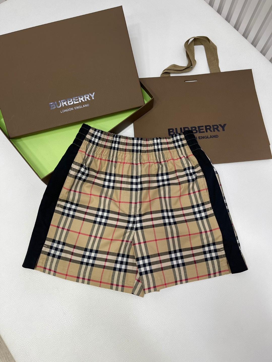 Burberry 巴宝莉 格纹松紧腰短裤 裤子 休闲裤 米白 米黑 80487261