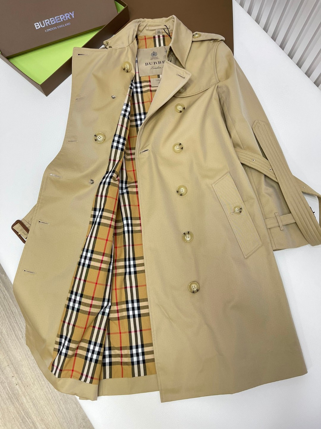 Burberry 巴宝莉 英伦风纯色翻领双排扣风衣 夹克 外套 长袖 长款 秋冬款 杏色 黑色 80457761