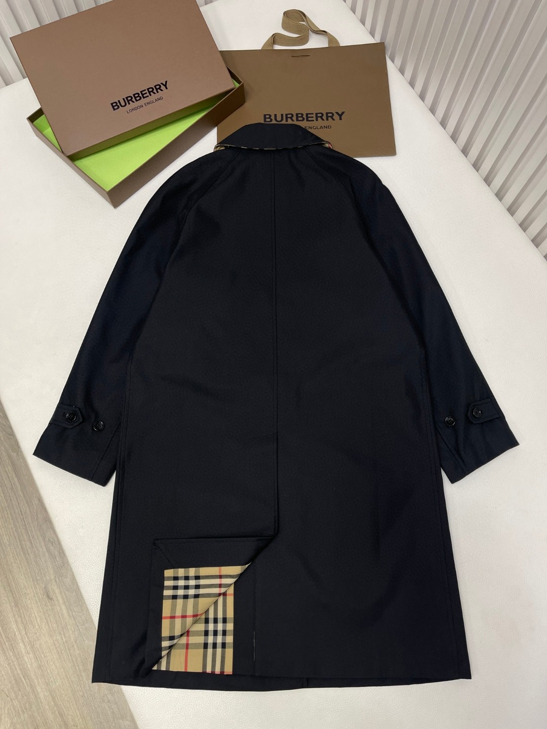 Burberry 巴宝莉 纯色翻领单排扣风衣 夹克 外套 长袖 长款 秋冬款 卡其色 黑色 80647331