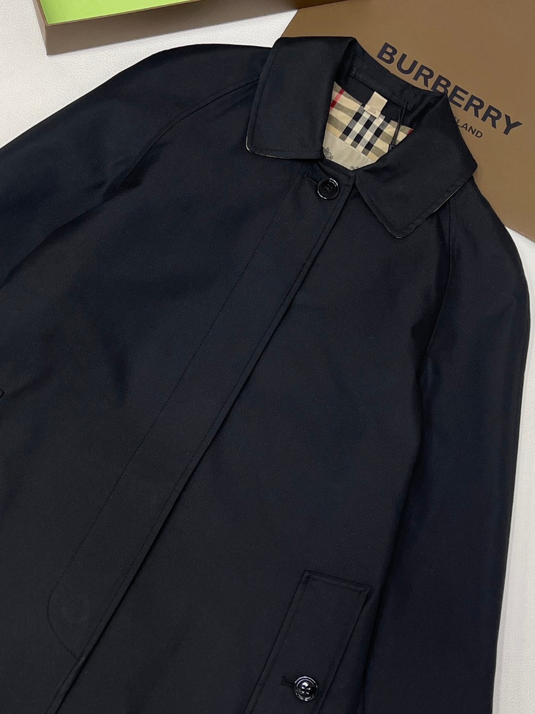 Burberry 巴宝莉 纯色翻领单排扣风衣 夹克 外套 长袖 长款 秋冬款 卡其色 黑色 80647331