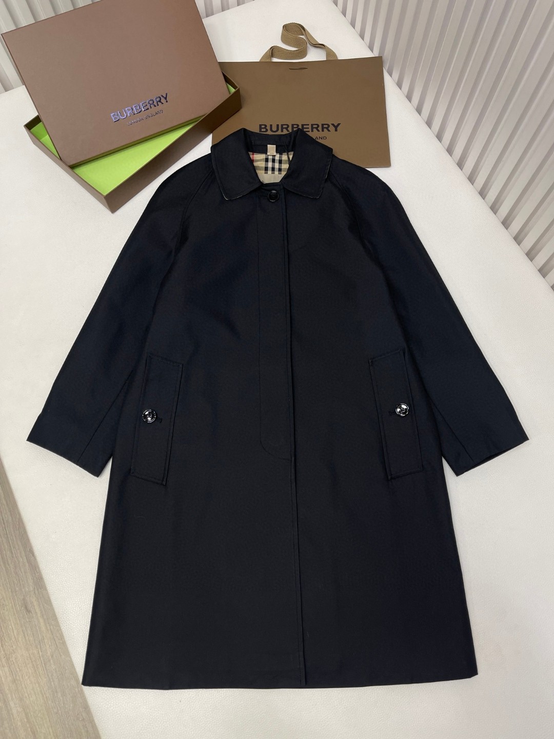 Burberry 巴宝莉 纯色翻领单排扣风衣 夹克 外套 长袖 长款 秋冬款 卡其色 黑色 80647331
