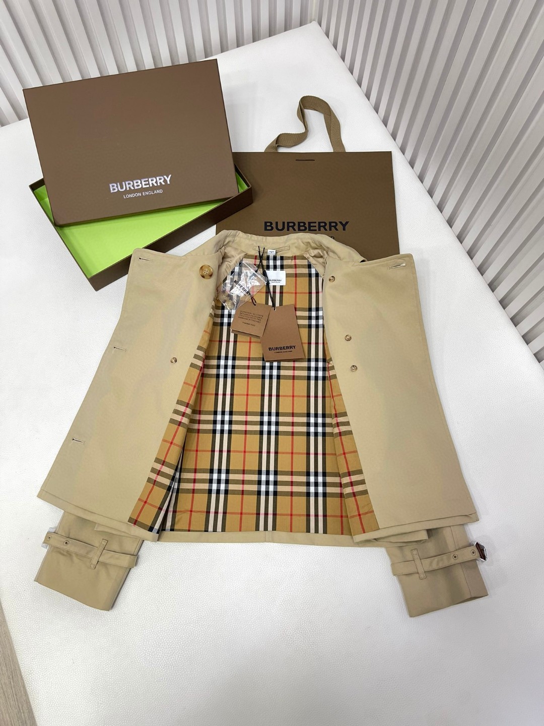 Burberry 巴宝莉 纯色翻领双排扣风衣 夹克 长袖 外套 长款 秋冬款 卡其色  黑色 80793801