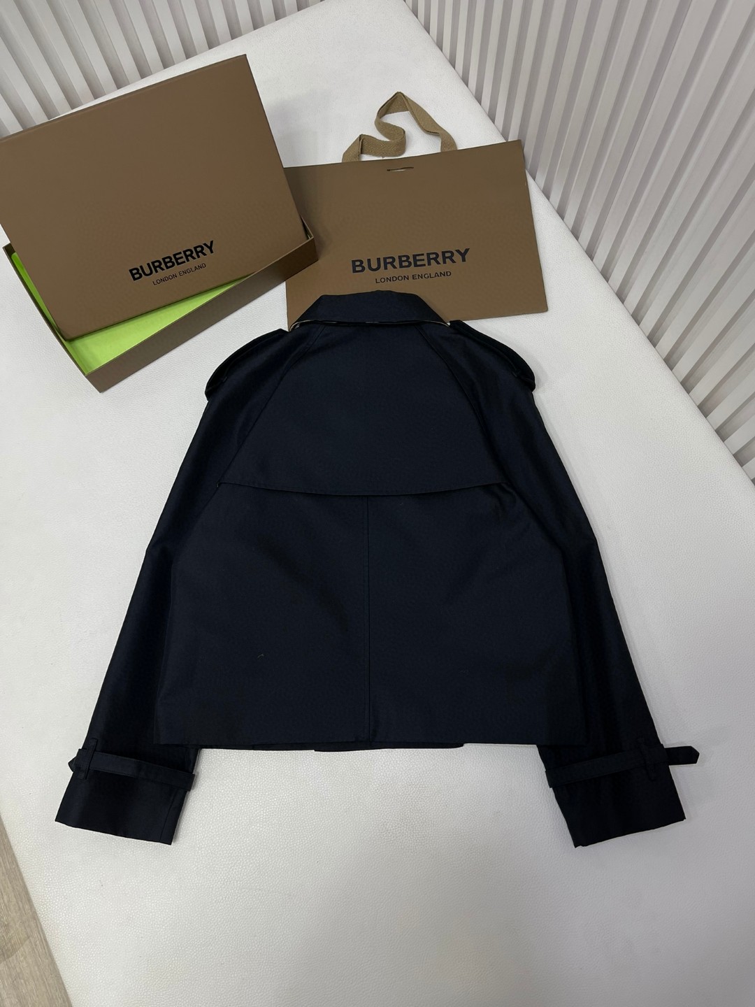 Burberry 巴宝莉 纯色翻领双排扣风衣 夹克 长袖 外套 长款 秋冬款 卡其色  黑色 80793801