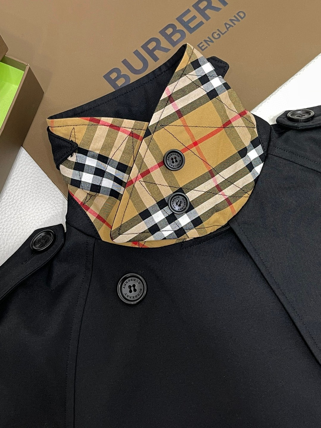 Burberry 巴宝莉 纯色翻领双排扣风衣 夹克 长袖 外套 长款 秋冬款 卡其色  黑色 80793801