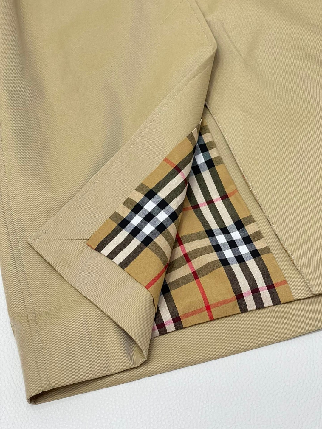 Burberry 巴宝莉 英伦风纯色翻领双排扣风衣 夹克 外套 长袖 长款 秋冬款 杏色 黑色 80457761