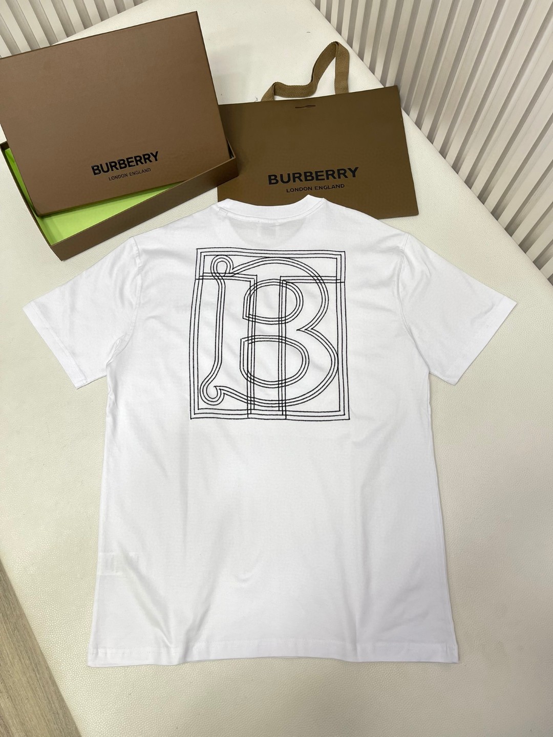 Burberry 巴宝莉 字母logo刺绣 短袖 T恤 夏季 黑色 白色 蓝色 80575471