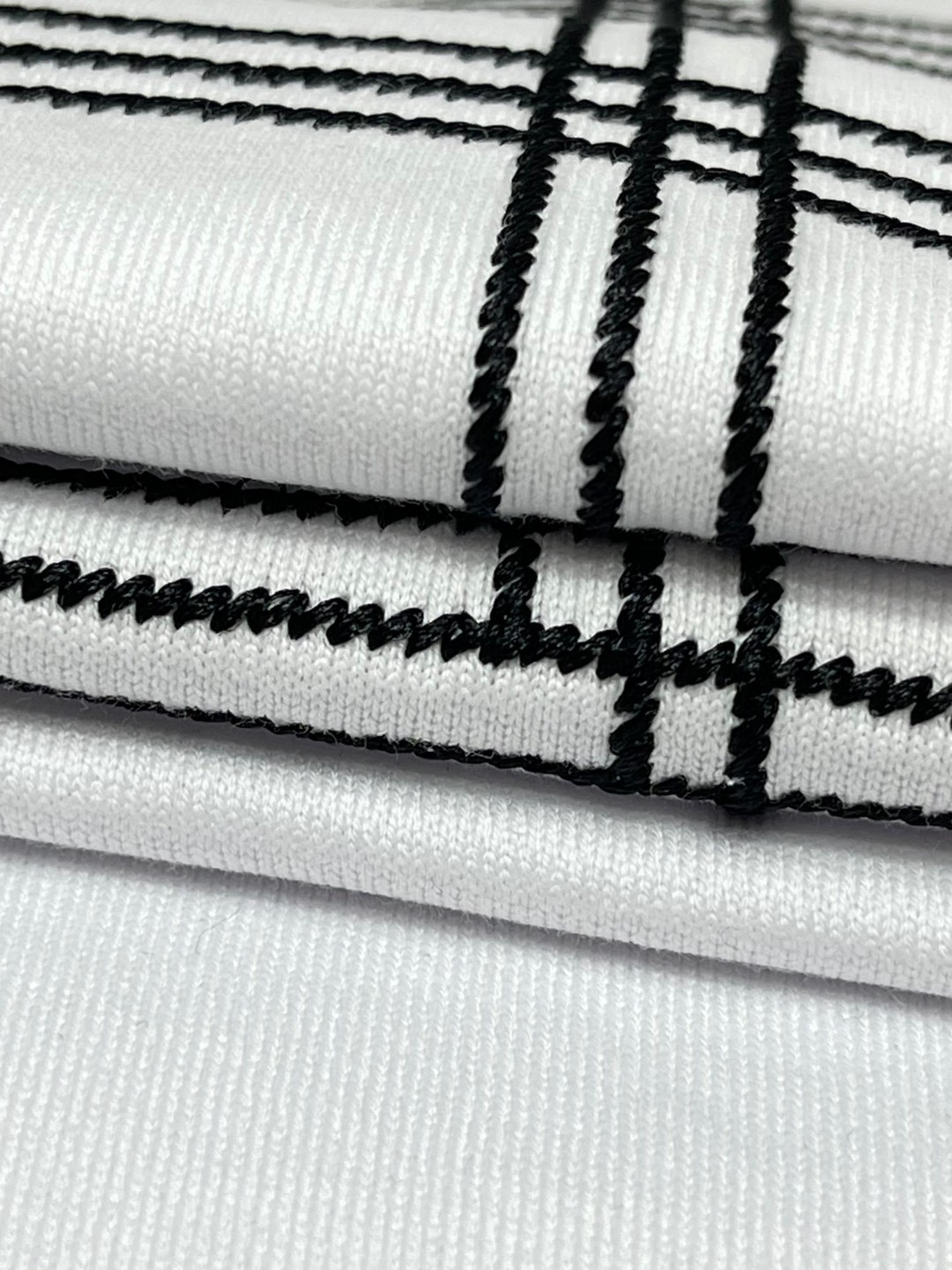 Burberry 巴宝莉 字母logo刺绣 短袖 T恤 夏季 黑色 白色 蓝色 80575471