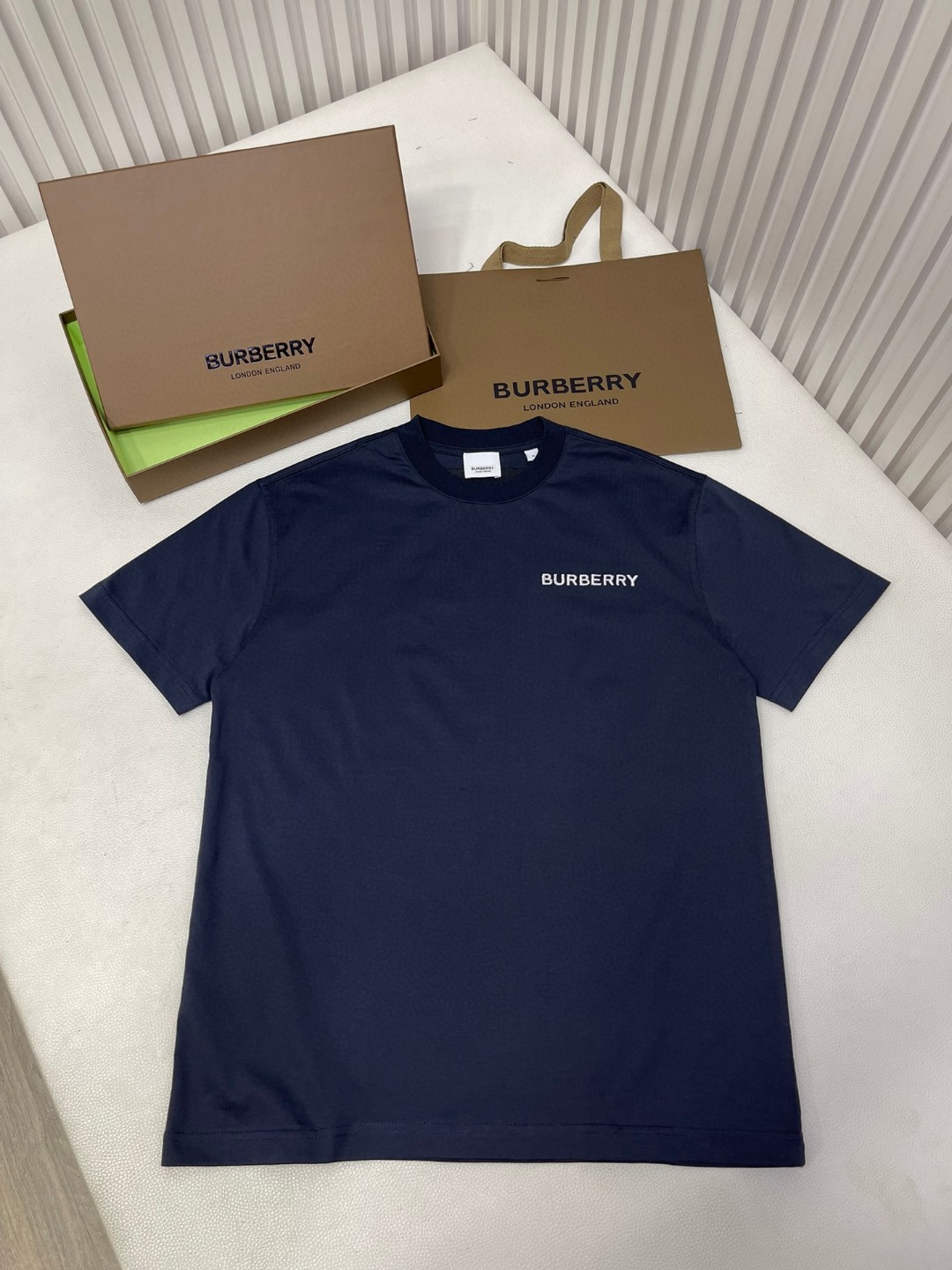 Burberry 巴宝莉 字母logo刺绣 短袖 T恤 夏季 黑色 白色 蓝色 80575471