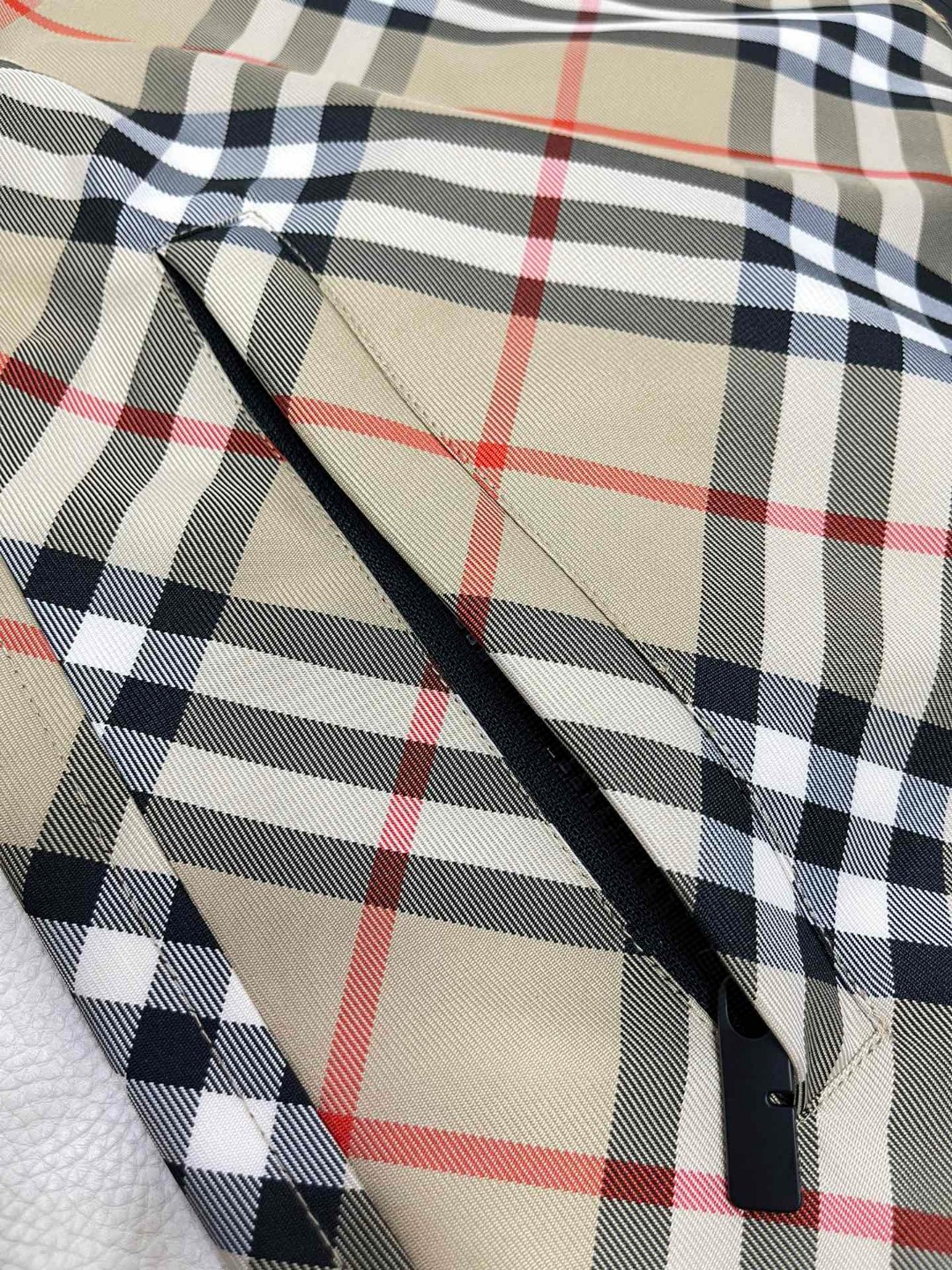 Burberry 巴宝莉 两面穿拼色格纹拉链连帽夹克 长袖 外套 秋冬款 沙色