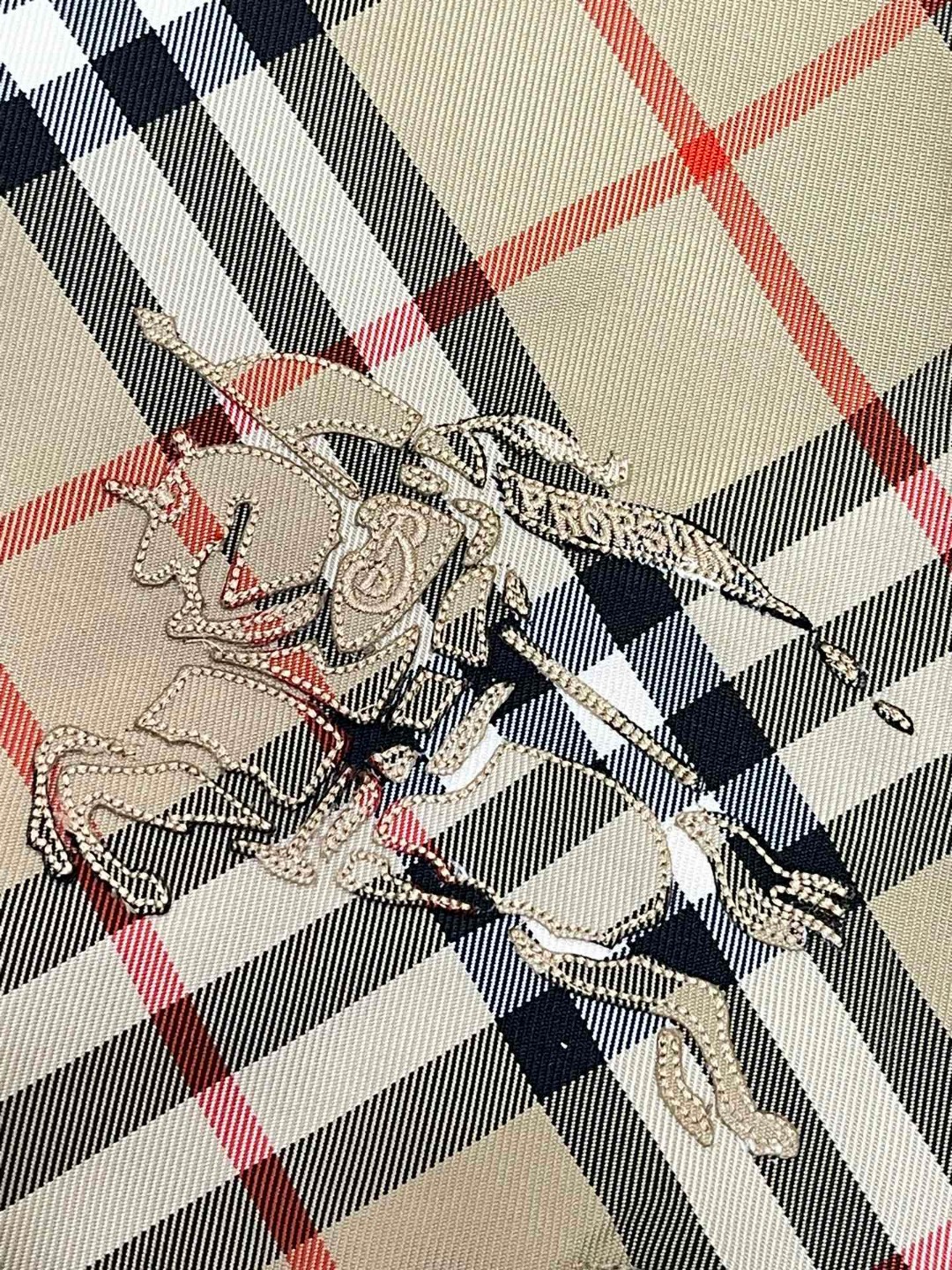 Burberry 巴宝莉 两面穿拼色格纹拉链连帽夹克 长袖 外套 秋冬款 沙色