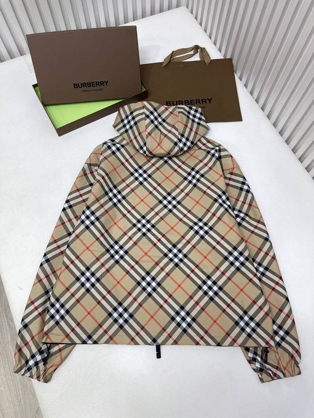 Burberry 巴宝莉 两面穿拼色格纹拉链连帽夹克 长袖 外套 秋冬款 沙色