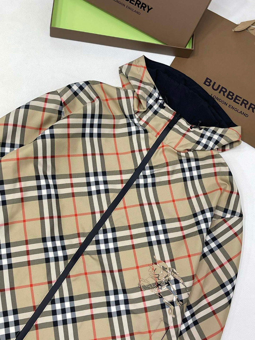 Burberry 巴宝莉 两面穿拼色格纹拉链连帽夹克 长袖 外套 秋冬款 沙色