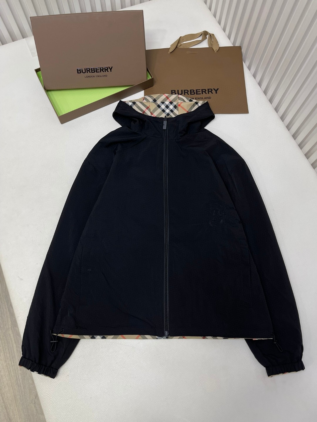 Burberry 巴宝莉 两面穿拼色格纹拉链连帽夹克 长袖 外套 秋冬款 沙色