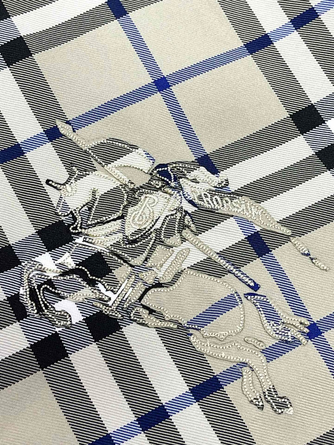 Burberry 巴宝莉 两面穿拼色格纹拉链连帽夹克 长袖 外套 秋冬款 青苔色 80883401