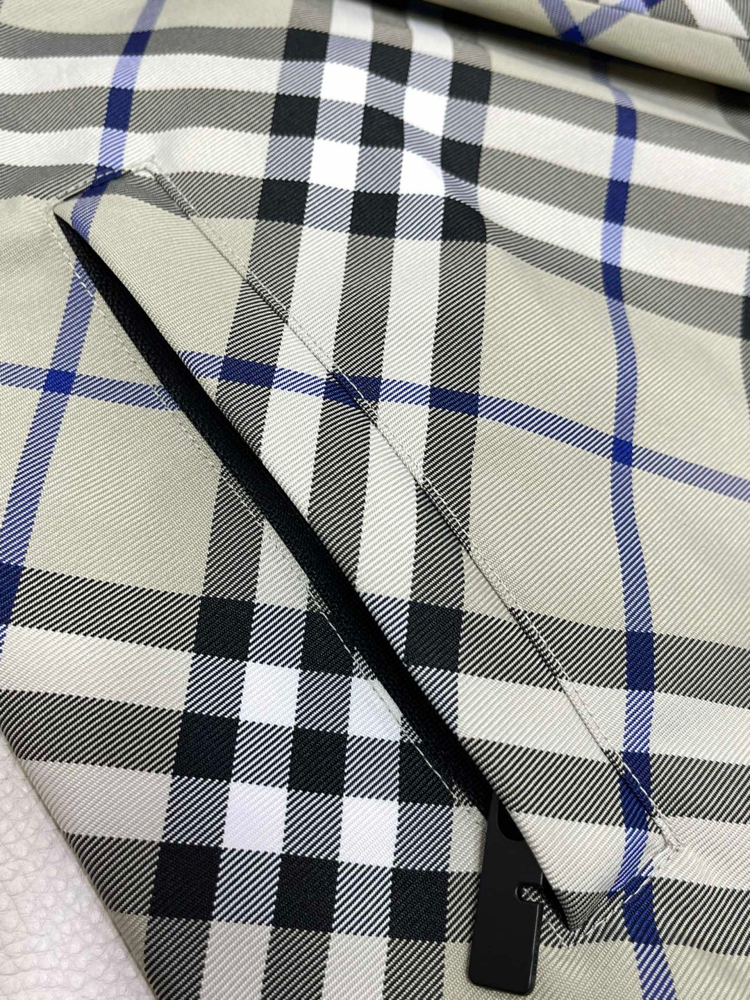Burberry 巴宝莉 两面穿拼色格纹拉链连帽夹克 长袖 外套 秋冬款 青苔色 80883401