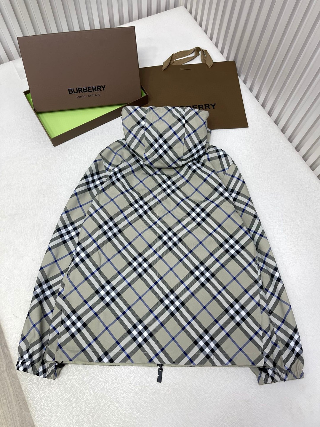 Burberry 巴宝莉 两面穿拼色格纹拉链连帽夹克 长袖 外套 秋冬款 青苔色 80883401