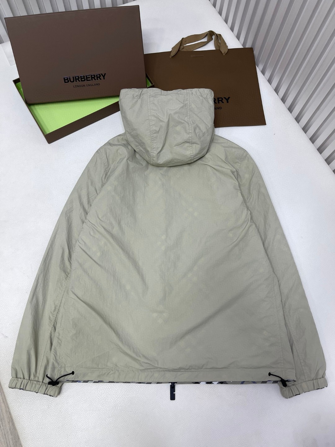 Burberry 巴宝莉 两面穿拼色格纹拉链连帽夹克 长袖 外套 秋冬款 青苔色 80883401