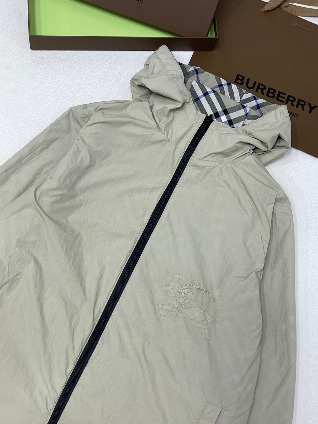 Burberry 巴宝莉 两面穿拼色格纹拉链连帽夹克 长袖 外套 秋冬款 青苔色 80883401