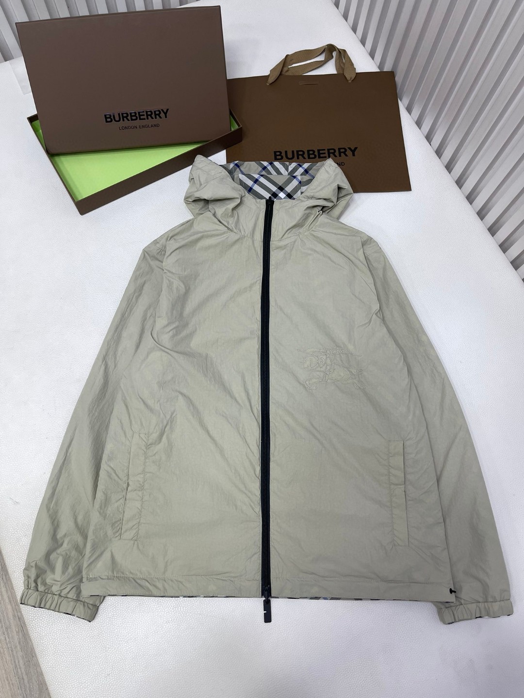 Burberry 巴宝莉 两面穿拼色格纹拉链连帽夹克 长袖 外套 秋冬款 青苔色 80883401