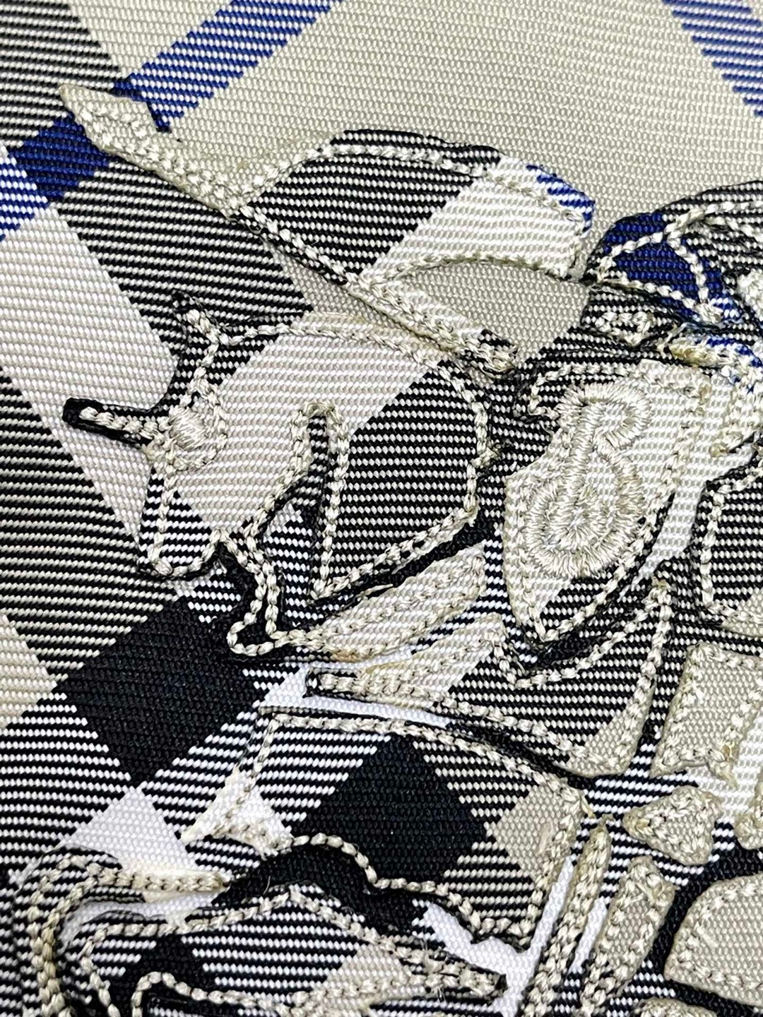 Burberry 巴宝莉 两面穿拼色格纹拉链连帽夹克 长袖 外套 秋冬款 青苔色 80883401