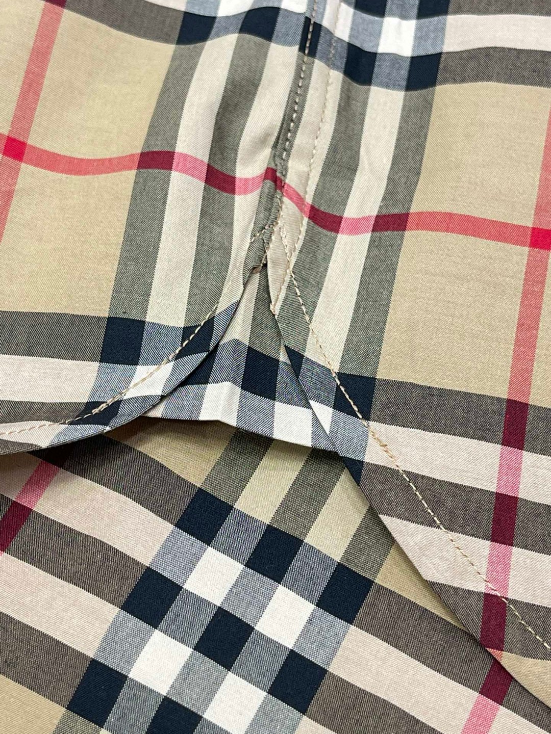 Burberry 巴宝莉 格纹胸口大标签单排扣衬衫 长袖 外套 秋冬款 棕色 80574611