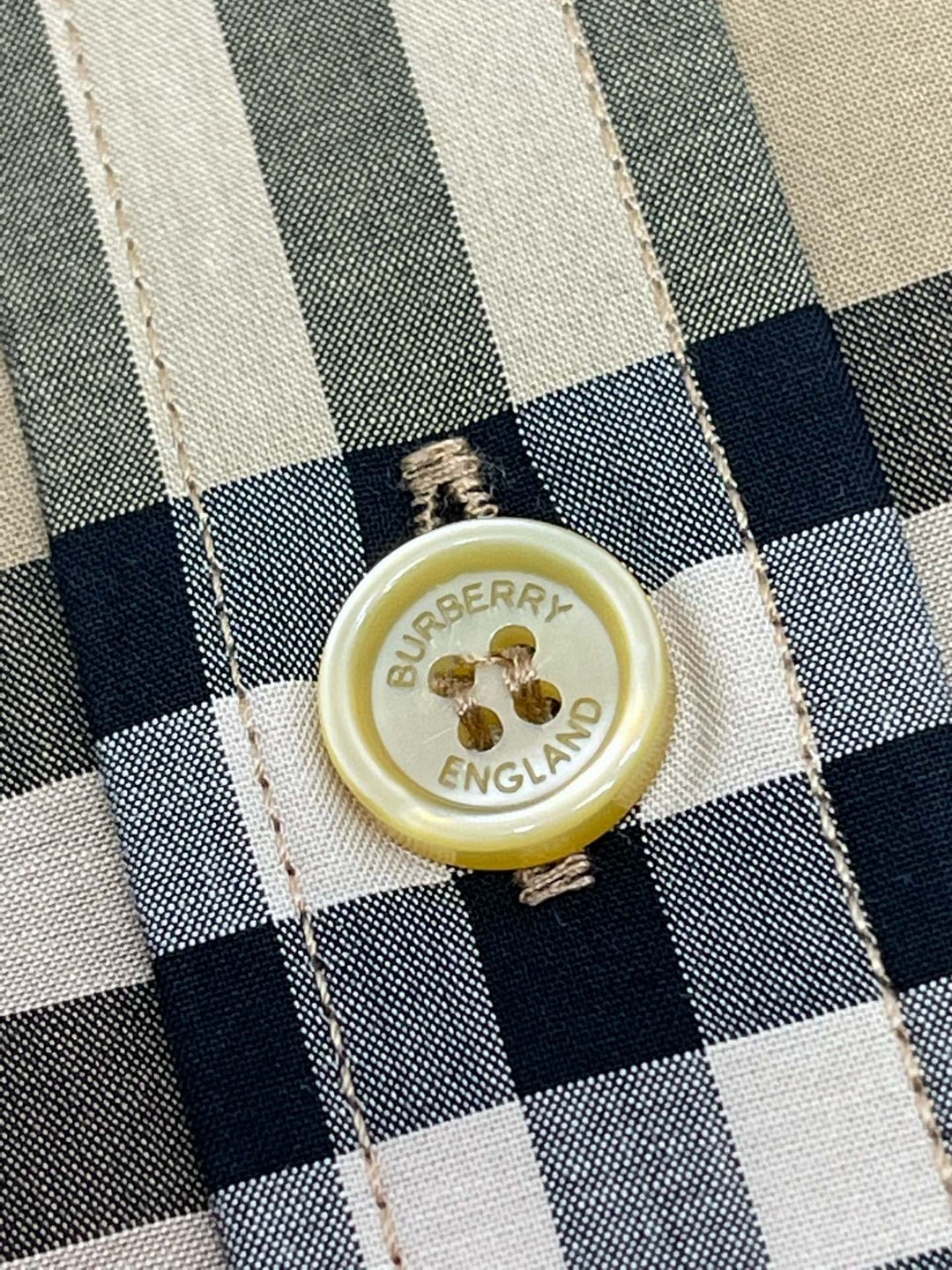 Burberry 巴宝莉 格纹胸口大标签单排扣衬衫 长袖 外套 秋冬款 棕色 80574611