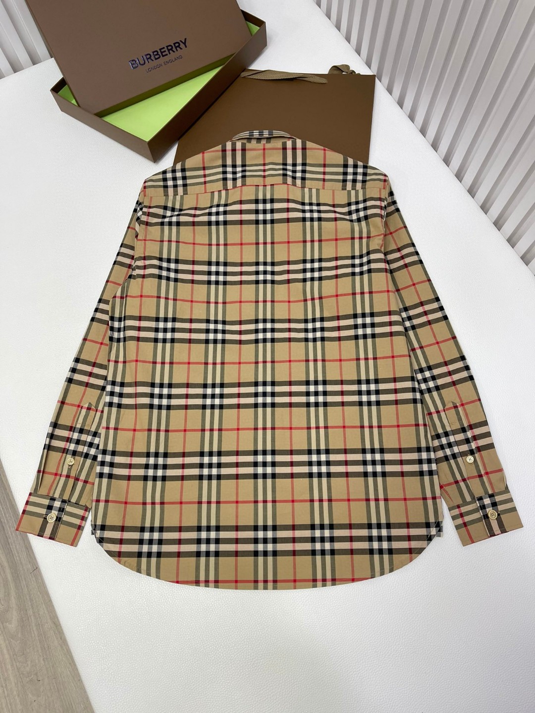 Burberry 巴宝莉 格纹胸口大标签单排扣衬衫 长袖 外套 秋冬款 棕色 80574611