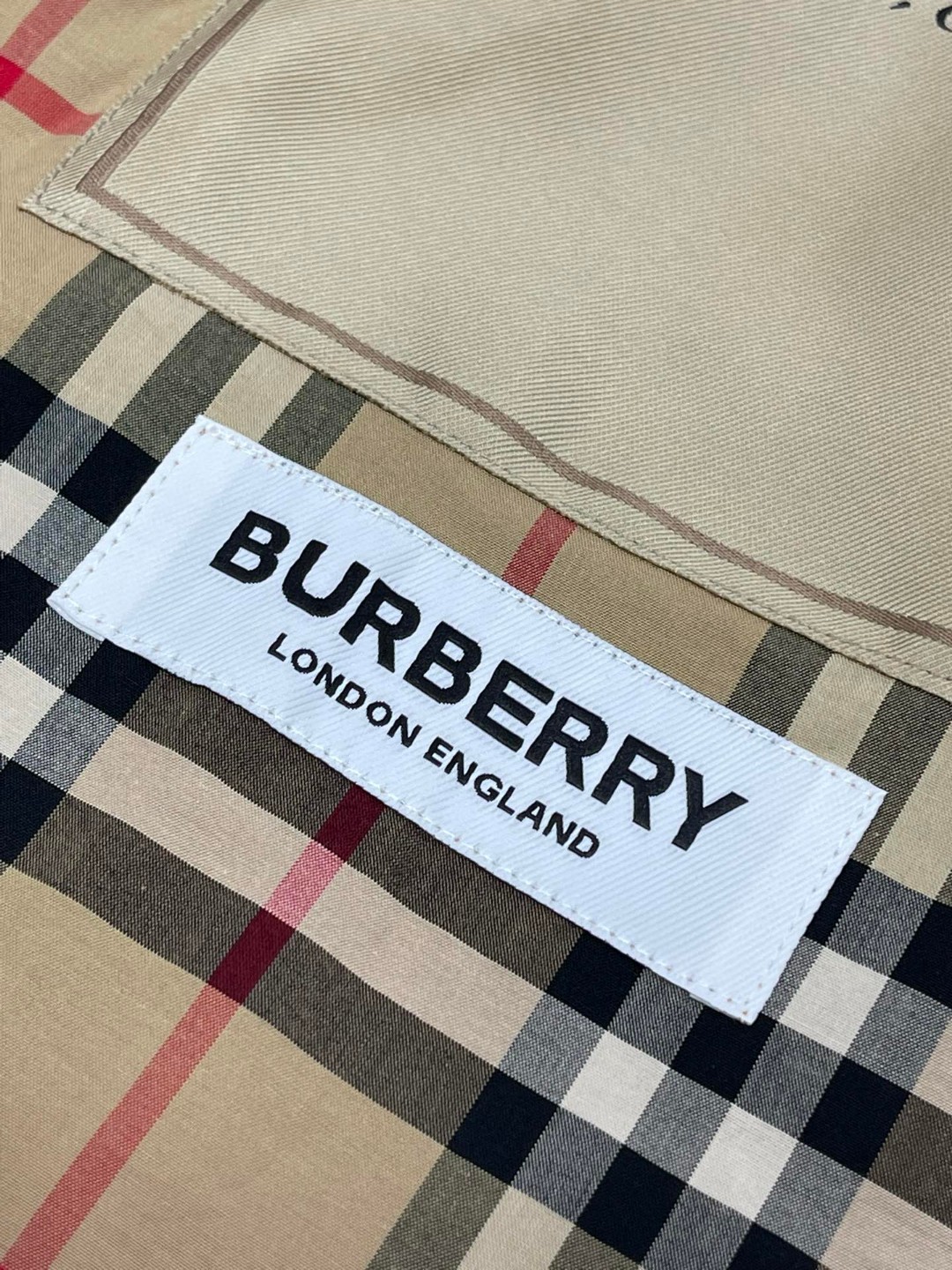 Burberry 巴宝莉 格纹胸口大标签单排扣衬衫 长袖 外套 秋冬款 棕色 80574611