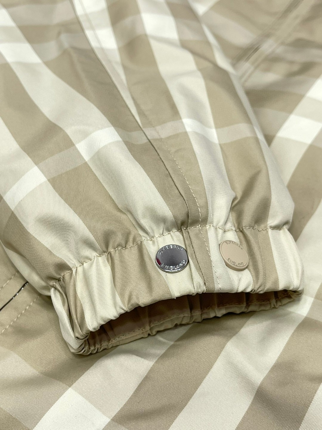 Burberry 巴宝莉 经典格纹两面穿尼龙连帽夹克 长袖 外套 秋冬款 黄褐色 