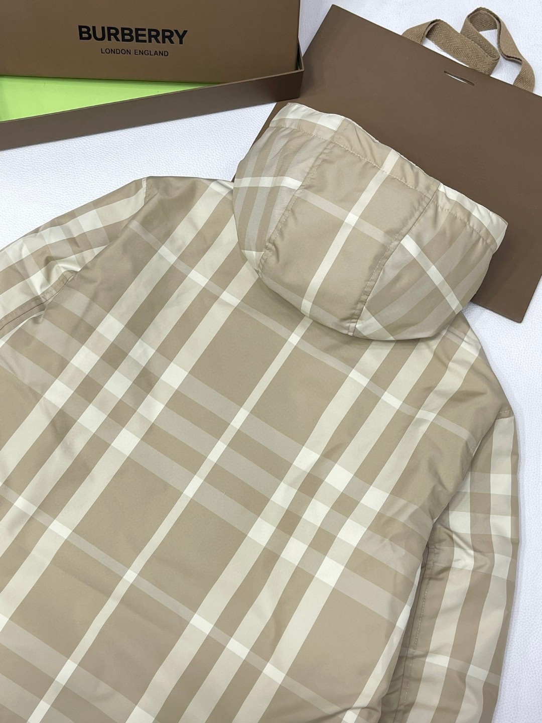 Burberry 巴宝莉 经典格纹两面穿尼龙连帽夹克 长袖 外套 秋冬款 黄褐色 