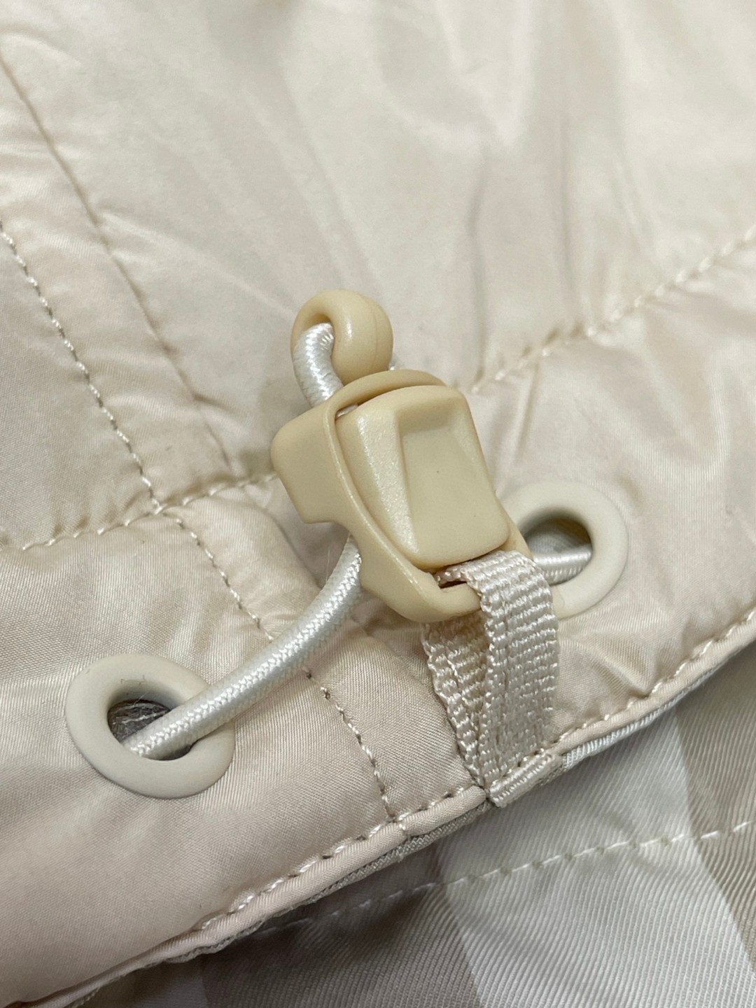 Burberry 巴宝莉 经典格纹两面穿尼龙连帽夹克 长袖 外套 秋冬款 黄褐色 