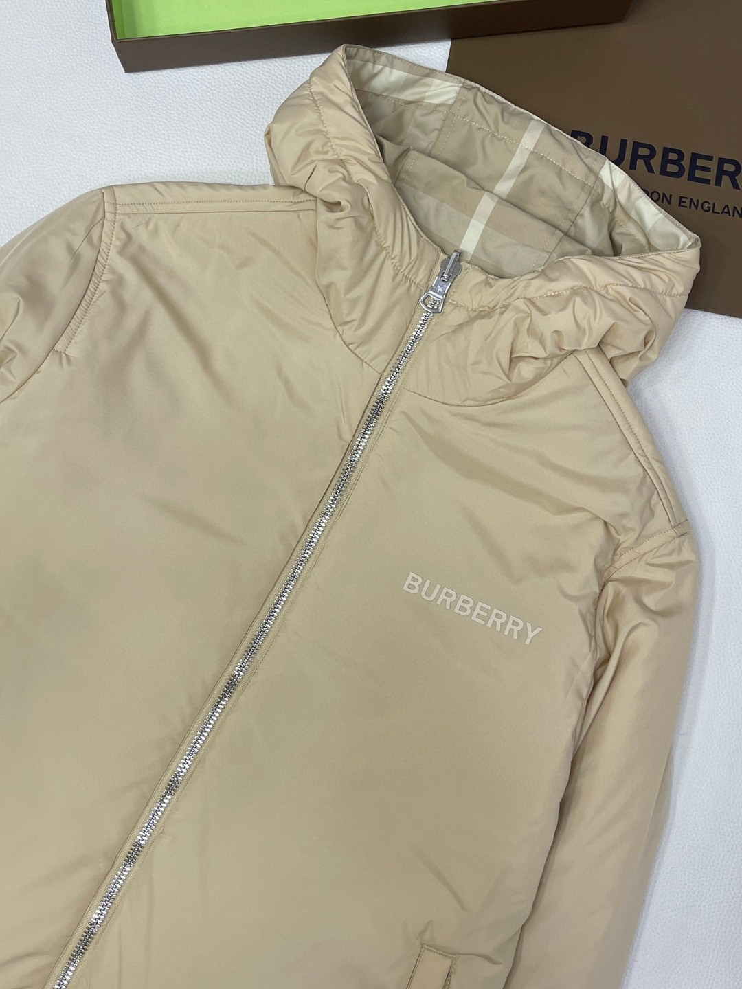 Burberry 巴宝莉 经典格纹两面穿尼龙连帽夹克 长袖 外套 秋冬款 黄褐色 