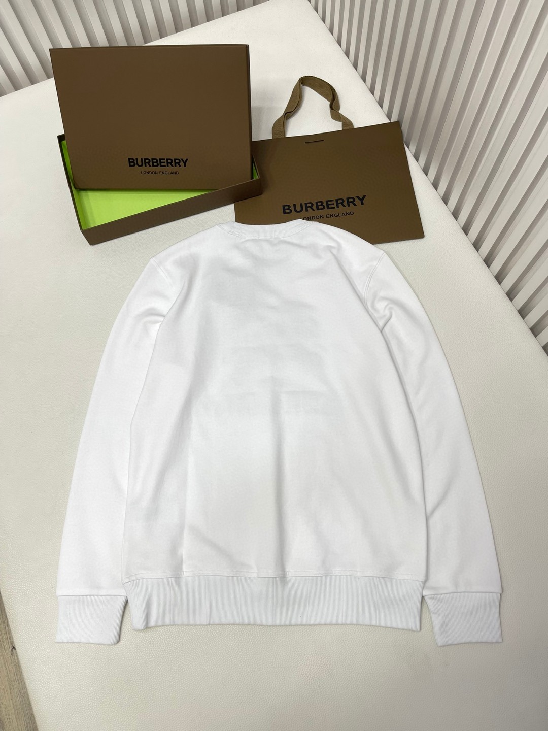Burberry 巴宝莉 刺绣毛巾布马术骑士卫衣 长袖 圆领 外套 秋冬款 白色 黑色 80714561