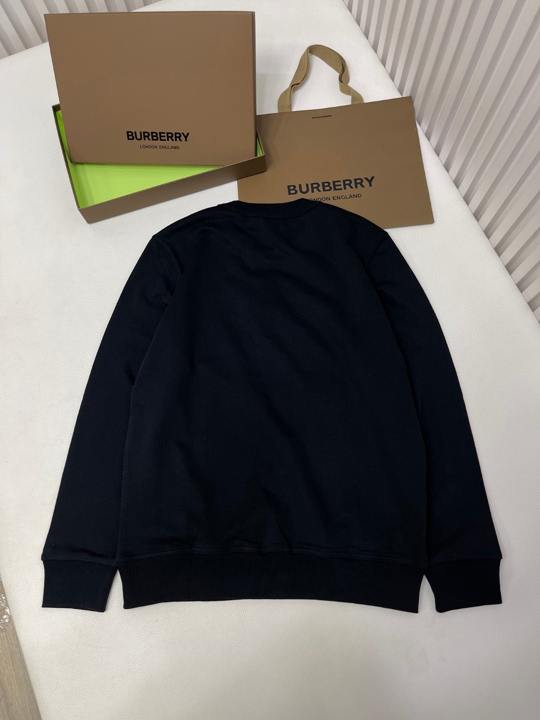 Burberry 巴宝莉 刺绣毛巾布马术骑士卫衣 长袖 圆领 外套 秋冬款 白色 黑色 80714561