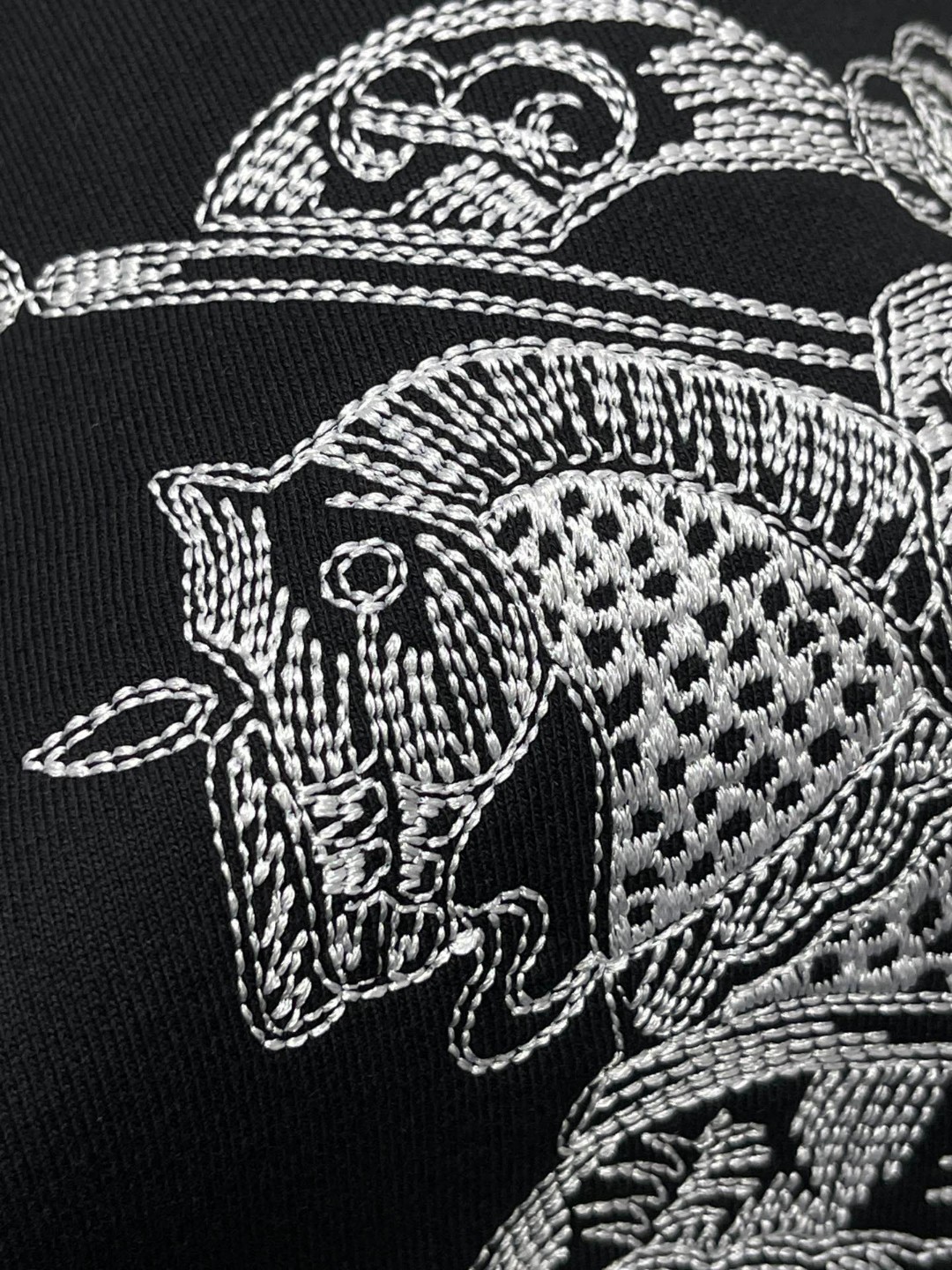 Burberry 巴宝莉 刺绣骑士战马字母logo卫衣 长袖 圆领 外套 秋冬款 黑色 80727771