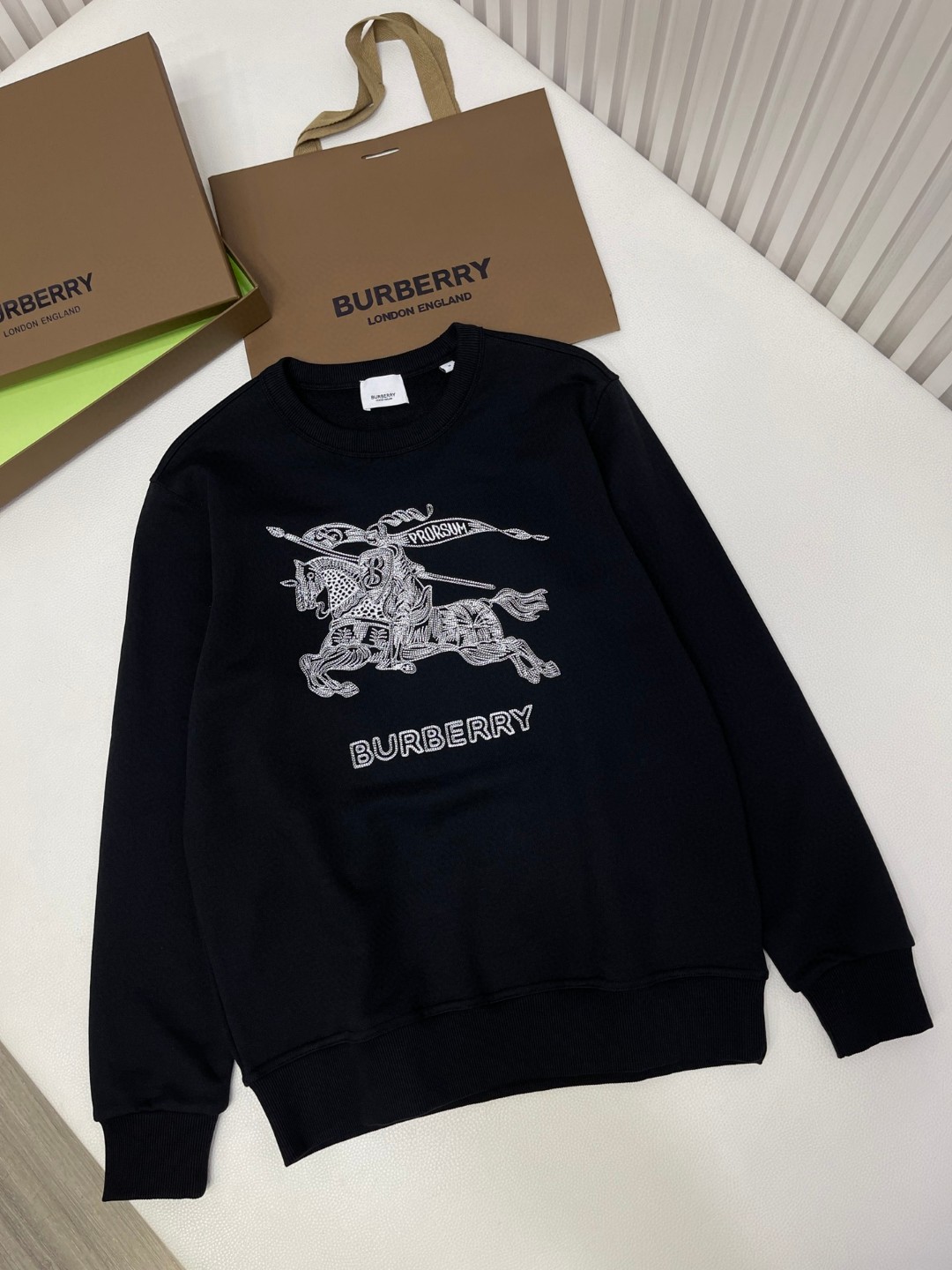 Burberry 巴宝莉 刺绣骑士战马字母logo卫衣 长袖 圆领 外套 秋冬款 黑色 80727771