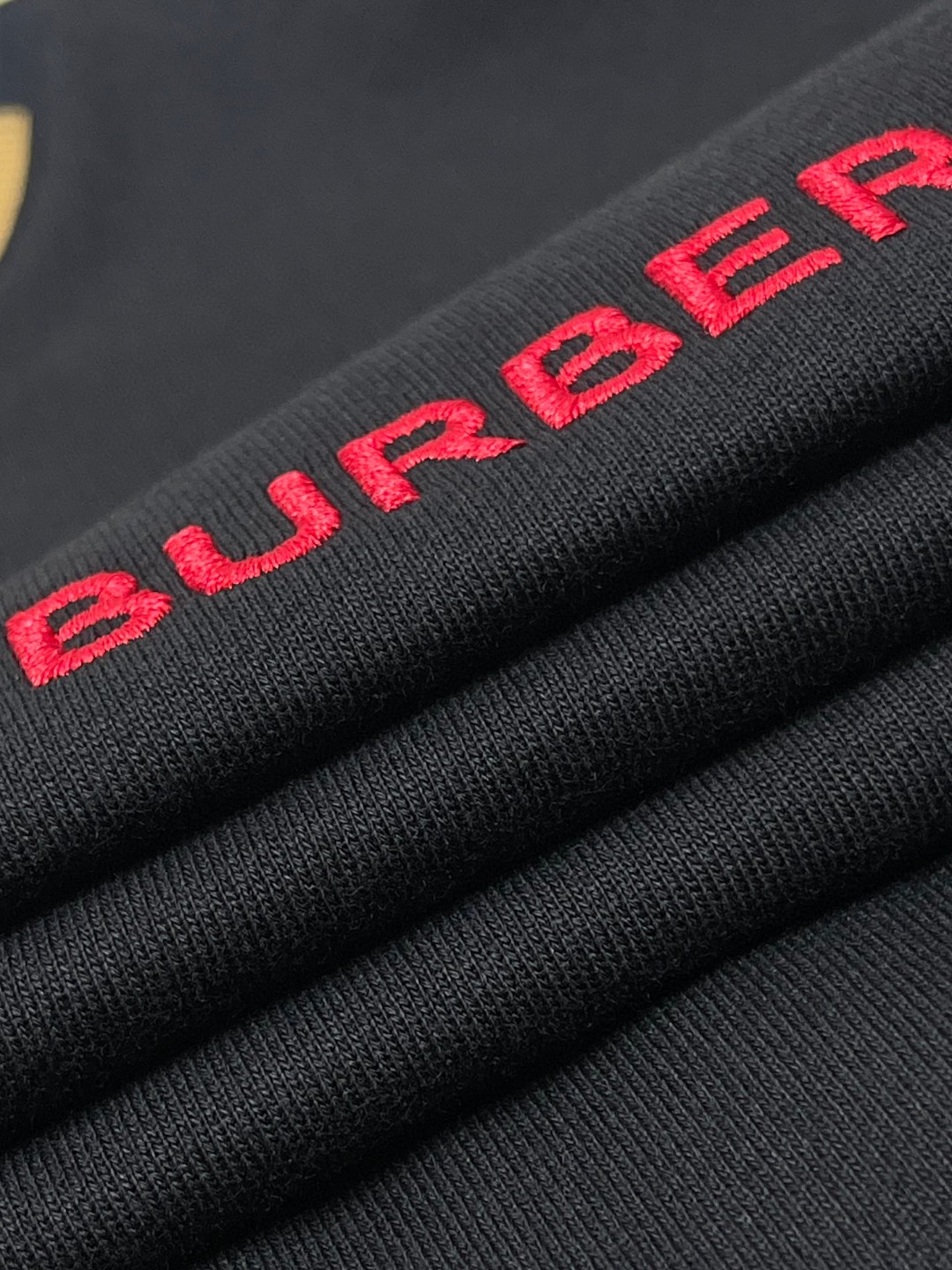Burberry 巴宝莉 拼色领口刺绣字母logo卫衣 长袖 圆领 外套 秋冬款 黑色 80076931