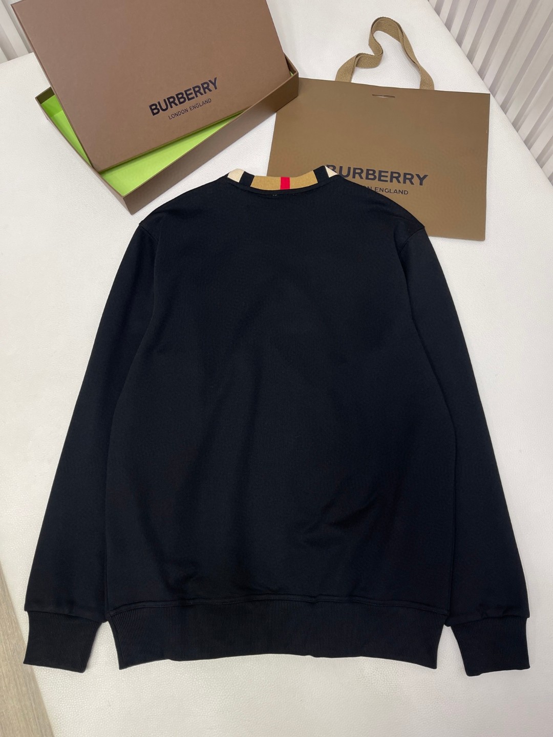 Burberry 巴宝莉 拼色领口刺绣字母logo卫衣 长袖 圆领 外套 秋冬款 黑色 80076931