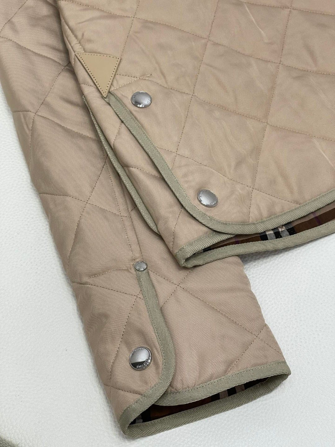 Burberry 巴宝莉 纯色翻领单排扣夹克 外套 长袖 短款 秋冬款 黑色 米色 80565751