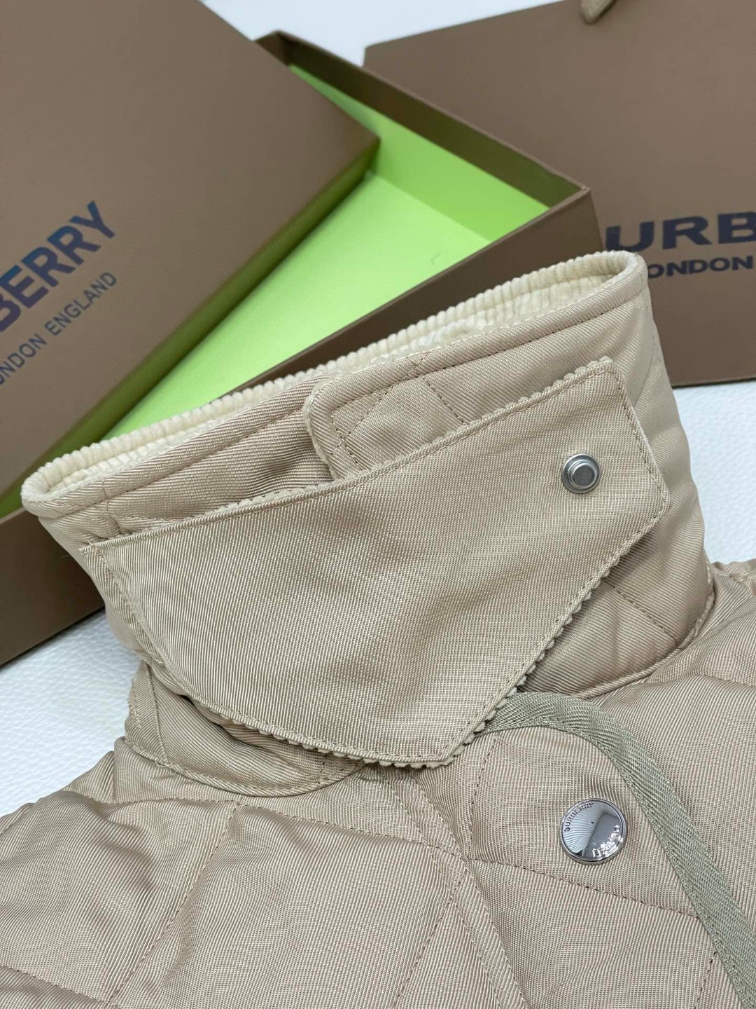Burberry 巴宝莉 纯色翻领单排扣夹克 外套 长袖 短款 秋冬款 黑色 米色 80565751