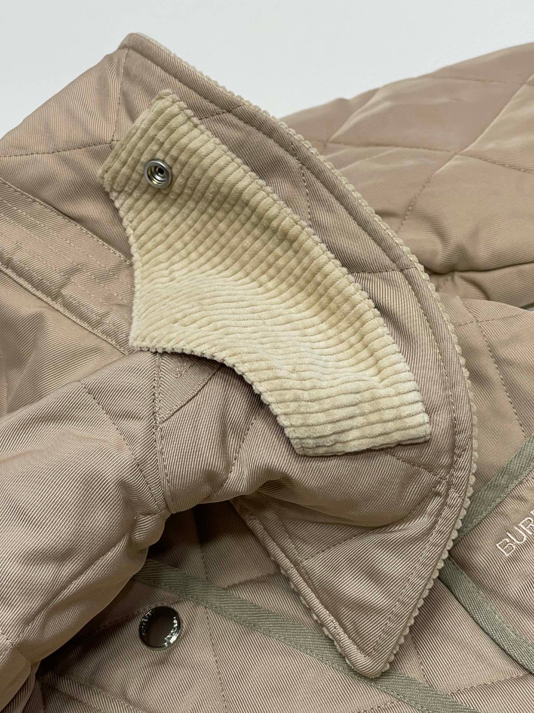 Burberry 巴宝莉 纯色翻领单排扣夹克 外套 长袖 短款 秋冬款 黑色 米色 80565751