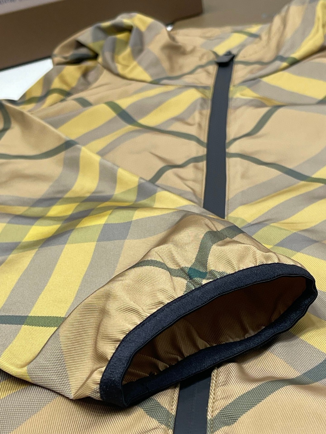 Burberry 巴宝莉 格纹拉链连帽夹克 长袖 外套 短款 女款 黄色 80823181